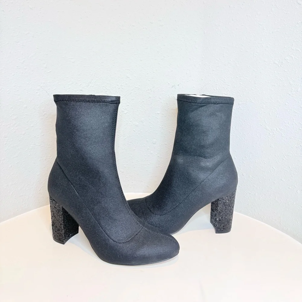 Badgley Mischka Jovanna Embellished Glittery Blok Heel Black Bootie Size 7.5 NWT